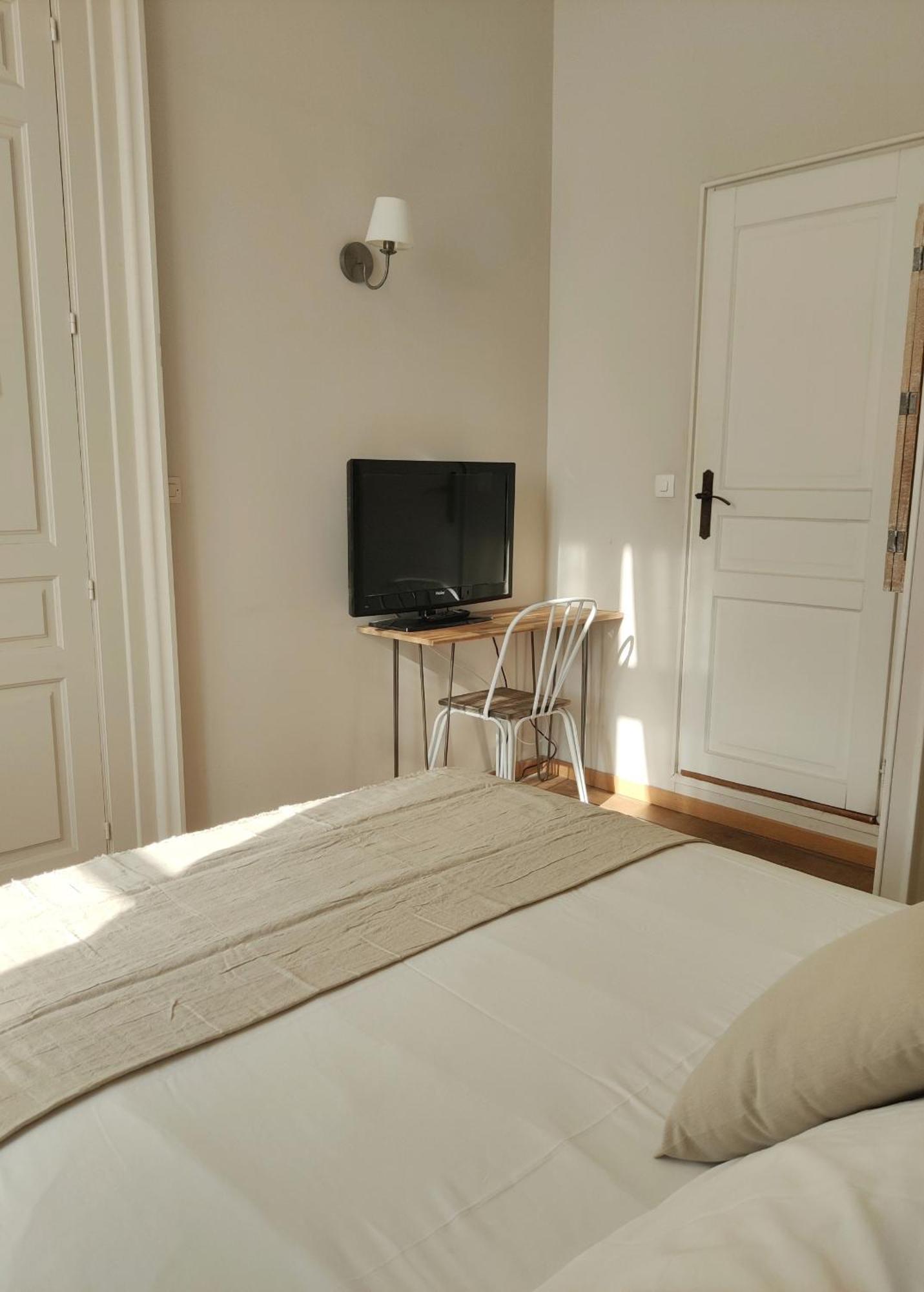Chambres D'Hotes - Bed And Breakfast Les Palmiers Мез Номер фото